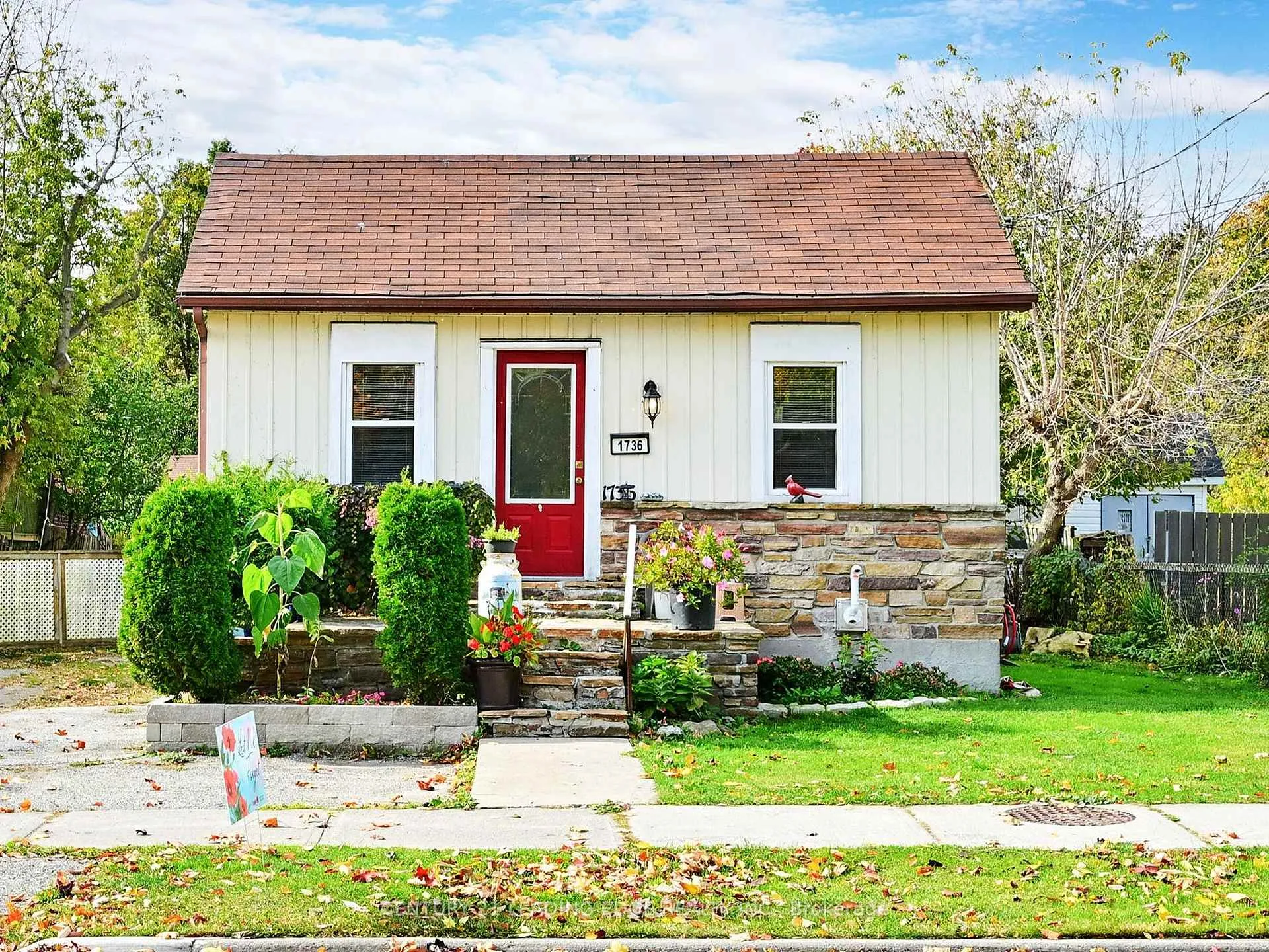Photo 1 of 1736 Brock Street, Whitby, Port Whitby — HOMEH