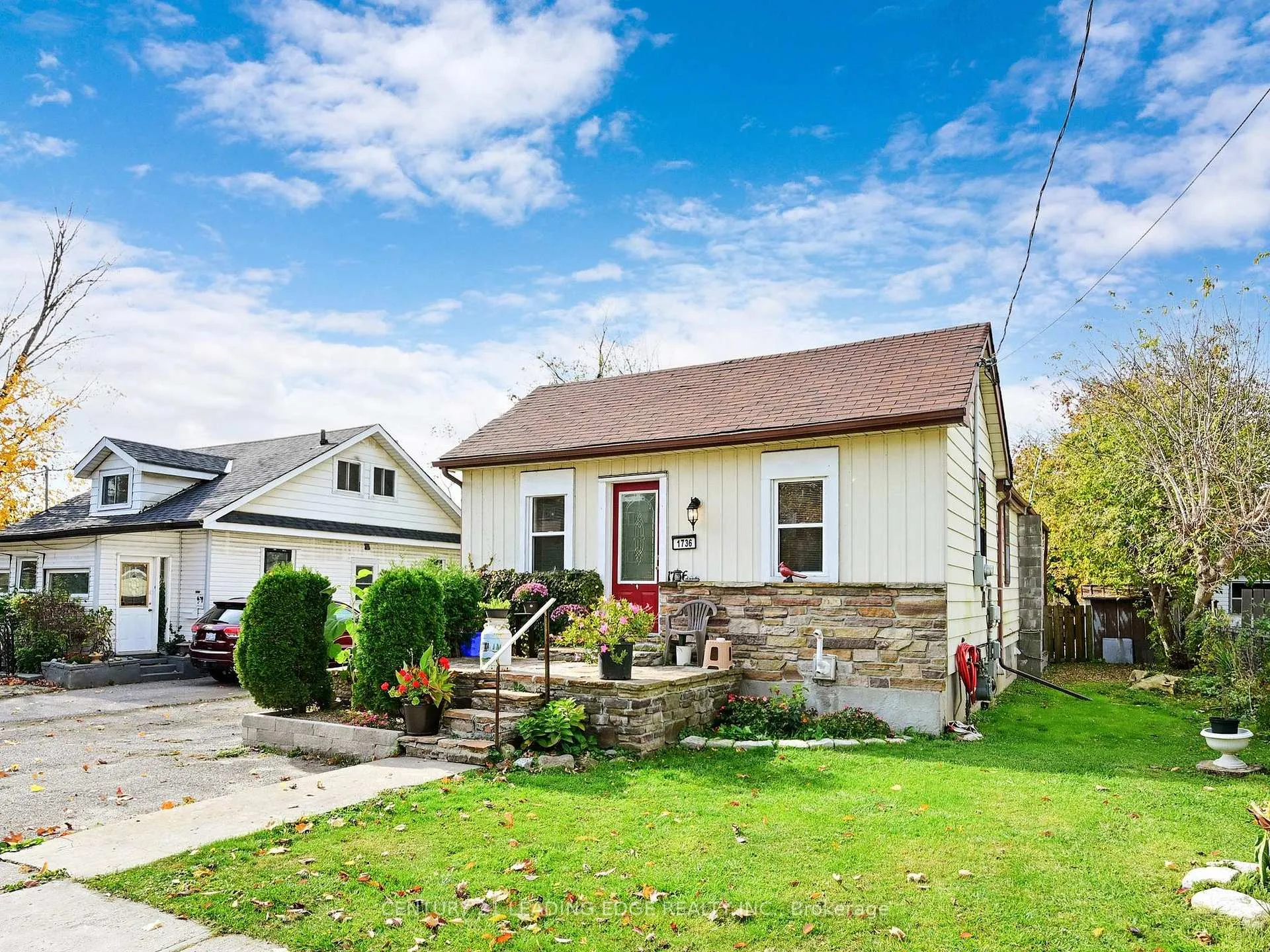 Photo 2 of 1736 Brock Street, Whitby, Port Whitby — HOMEH