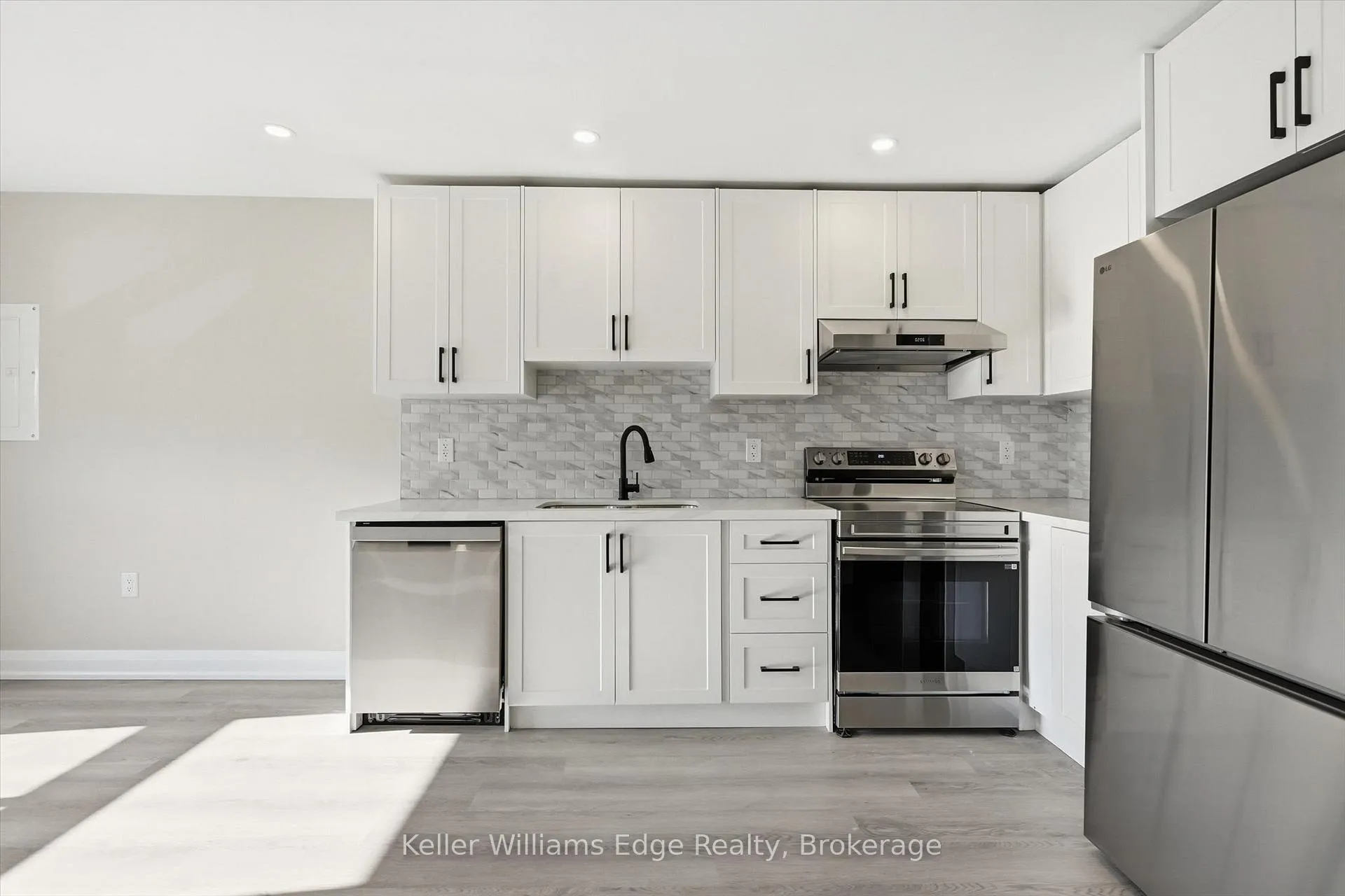 Photo 6 of Unit 3, 489 Cannon Street E, Hamilton, Gibson — HOMEH