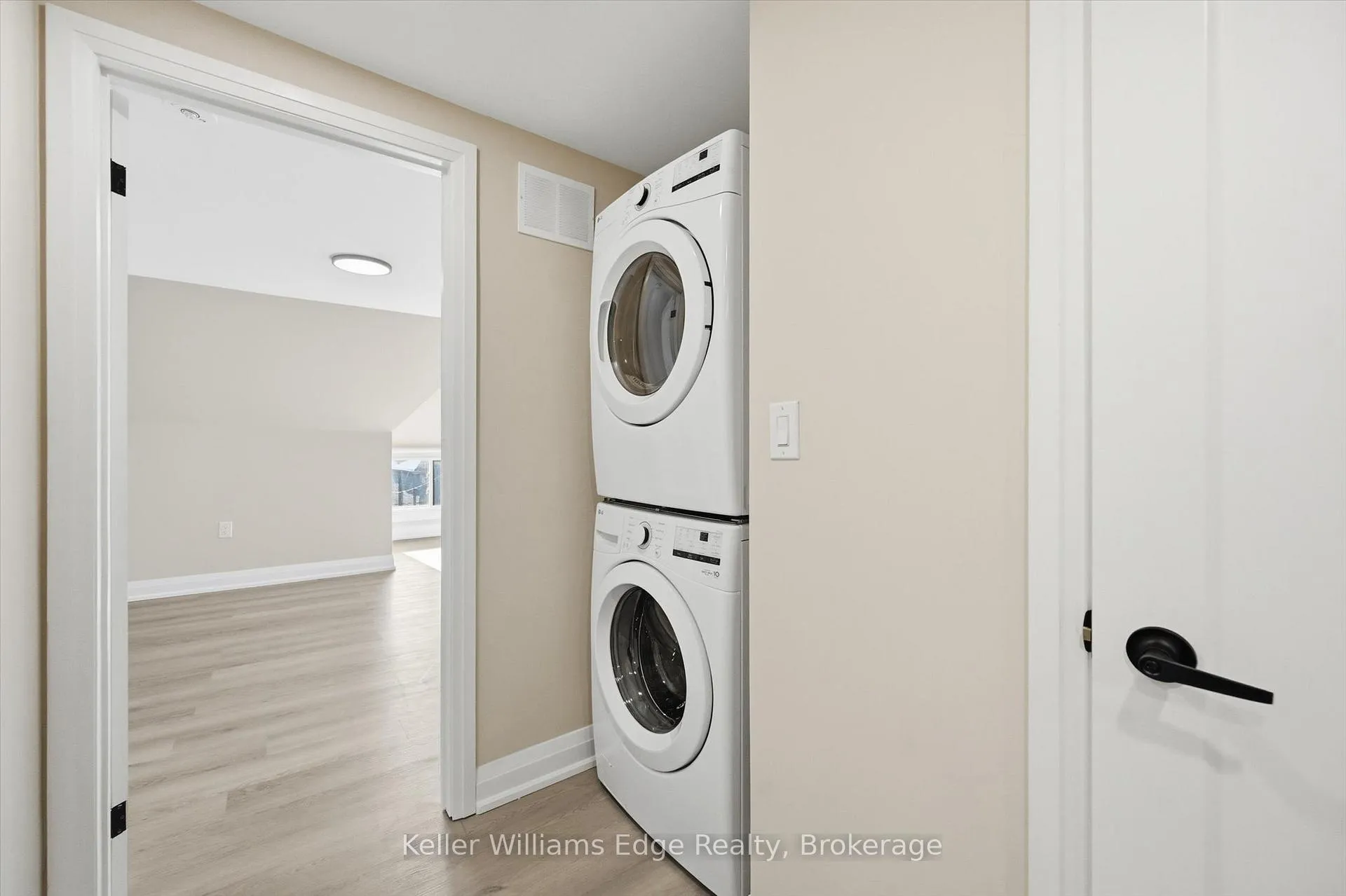 Photo 13 of Unit 3, 489 Cannon Street E, Hamilton, Gibson — HOMEH