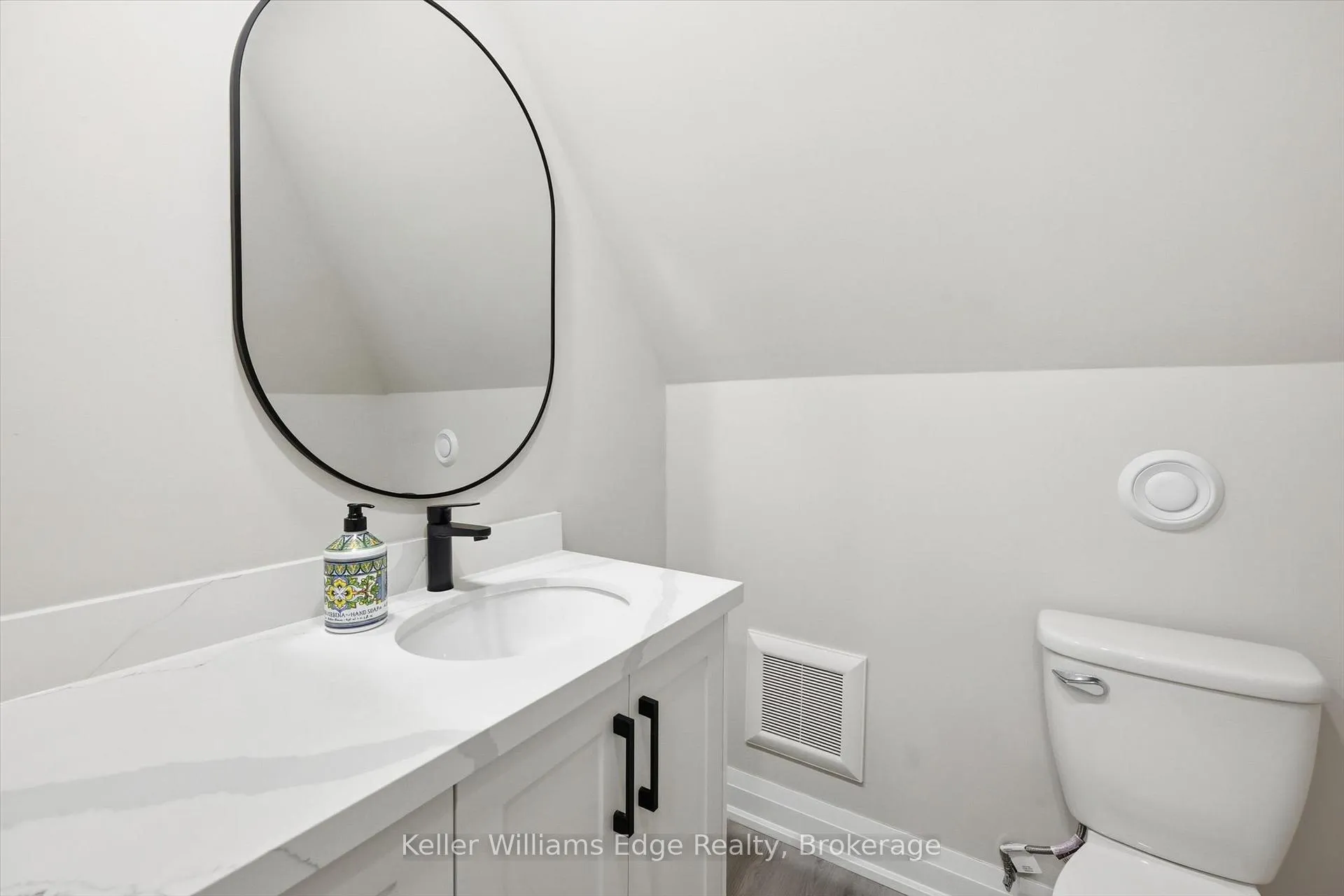 Photo 14 of Unit 3, 489 Cannon Street E, Hamilton, Gibson — HOMEH