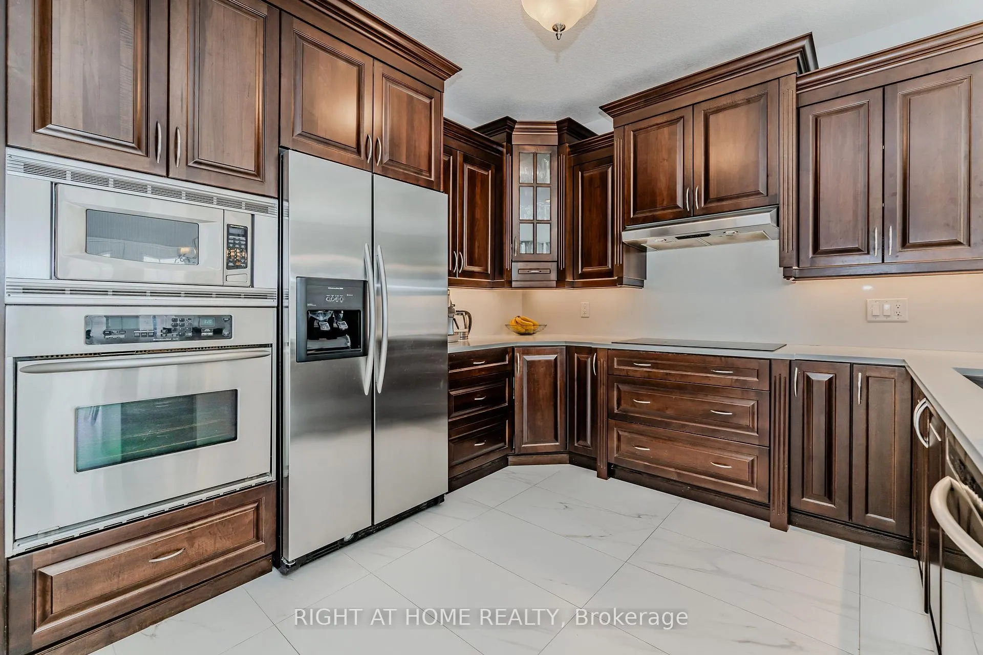 Photo 11 of 60 Springbreeze Heights, Hamilton, Lakeshore — HOMEH