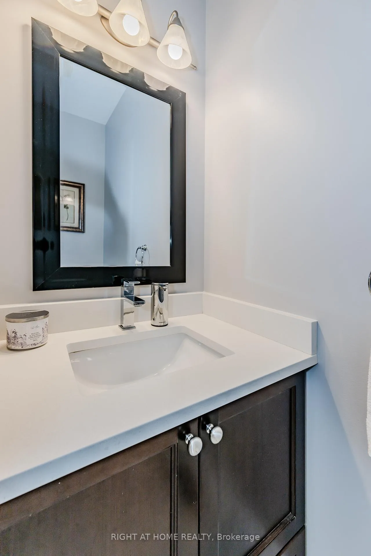 Photo 17 of 60 Springbreeze Heights, Hamilton, Lakeshore — HOMEH