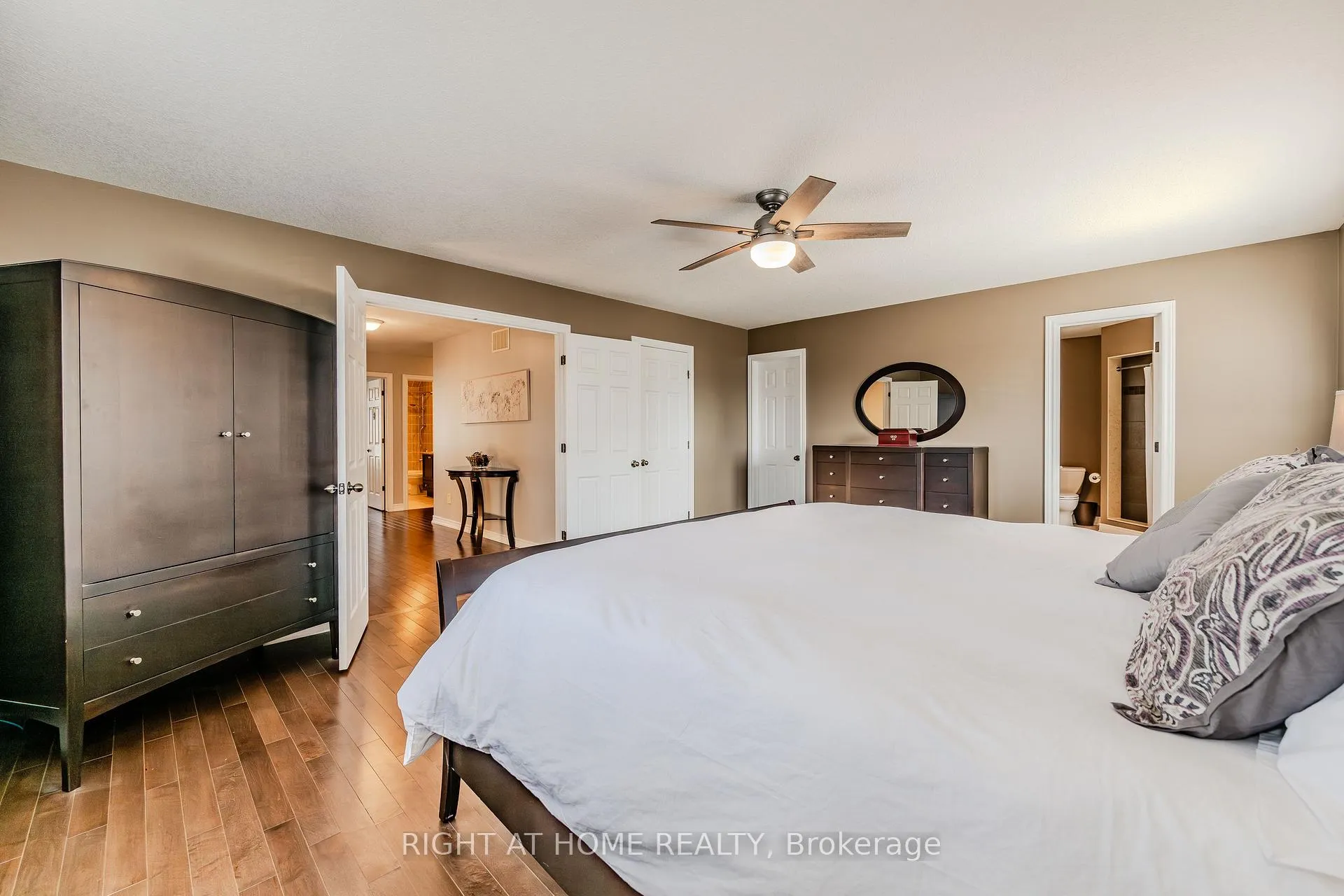 Photo 20 of 60 Springbreeze Heights, Hamilton, Lakeshore — HOMEH