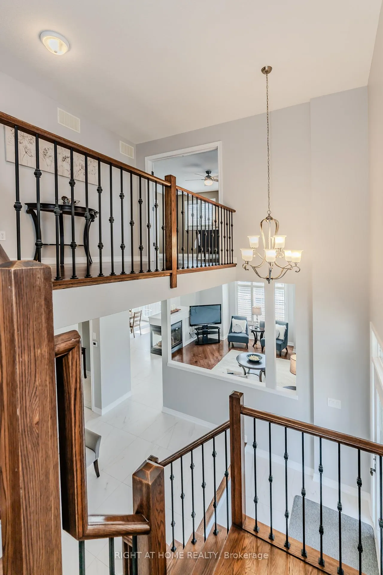 Photo 27 of 60 Springbreeze Heights, Hamilton, Lakeshore — HOMEH