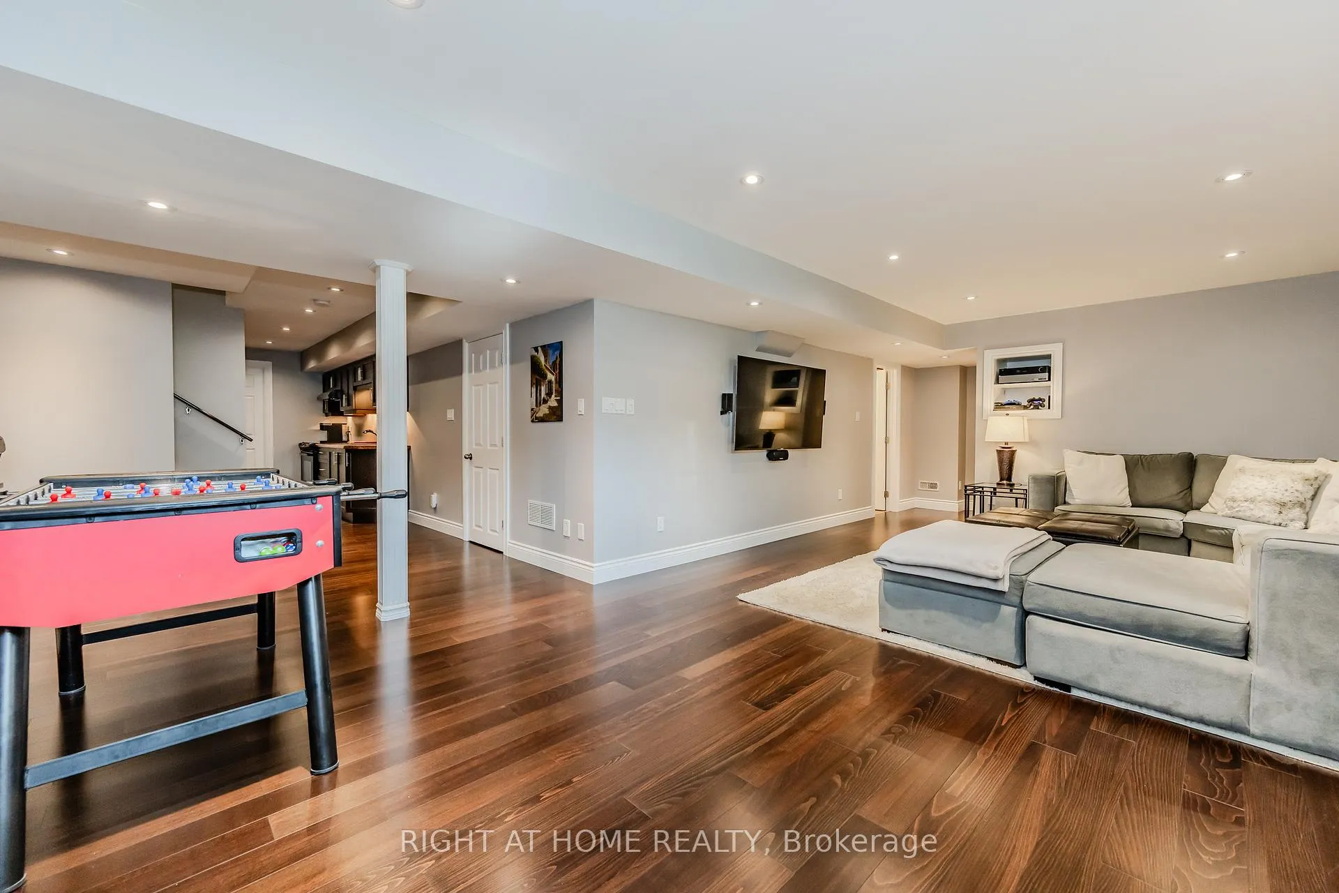 Photo 32 of 60 Springbreeze Heights, Hamilton, Lakeshore — HOMEH