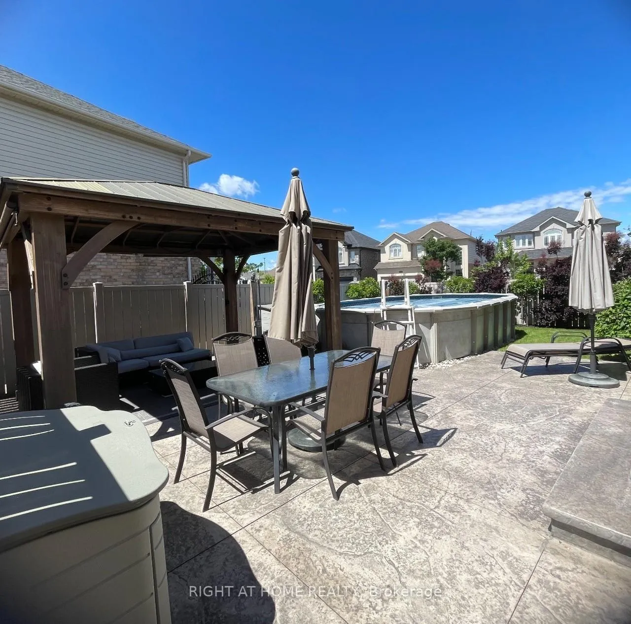 Photo 37 of 60 Springbreeze Heights, Hamilton, Lakeshore — HOMEH