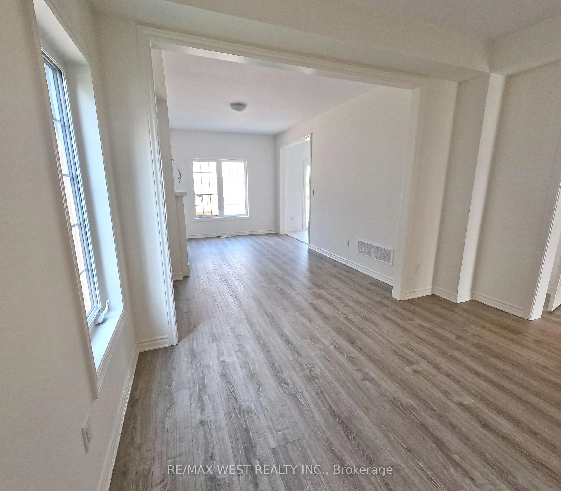 Photo 17 of 246 Mckenzie Drive, Clearview, Stayner — HOMEH