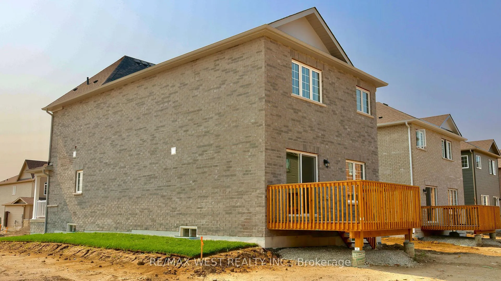 Photo 20 of 246 Mckenzie Drive, Clearview, Stayner — HOMEH
