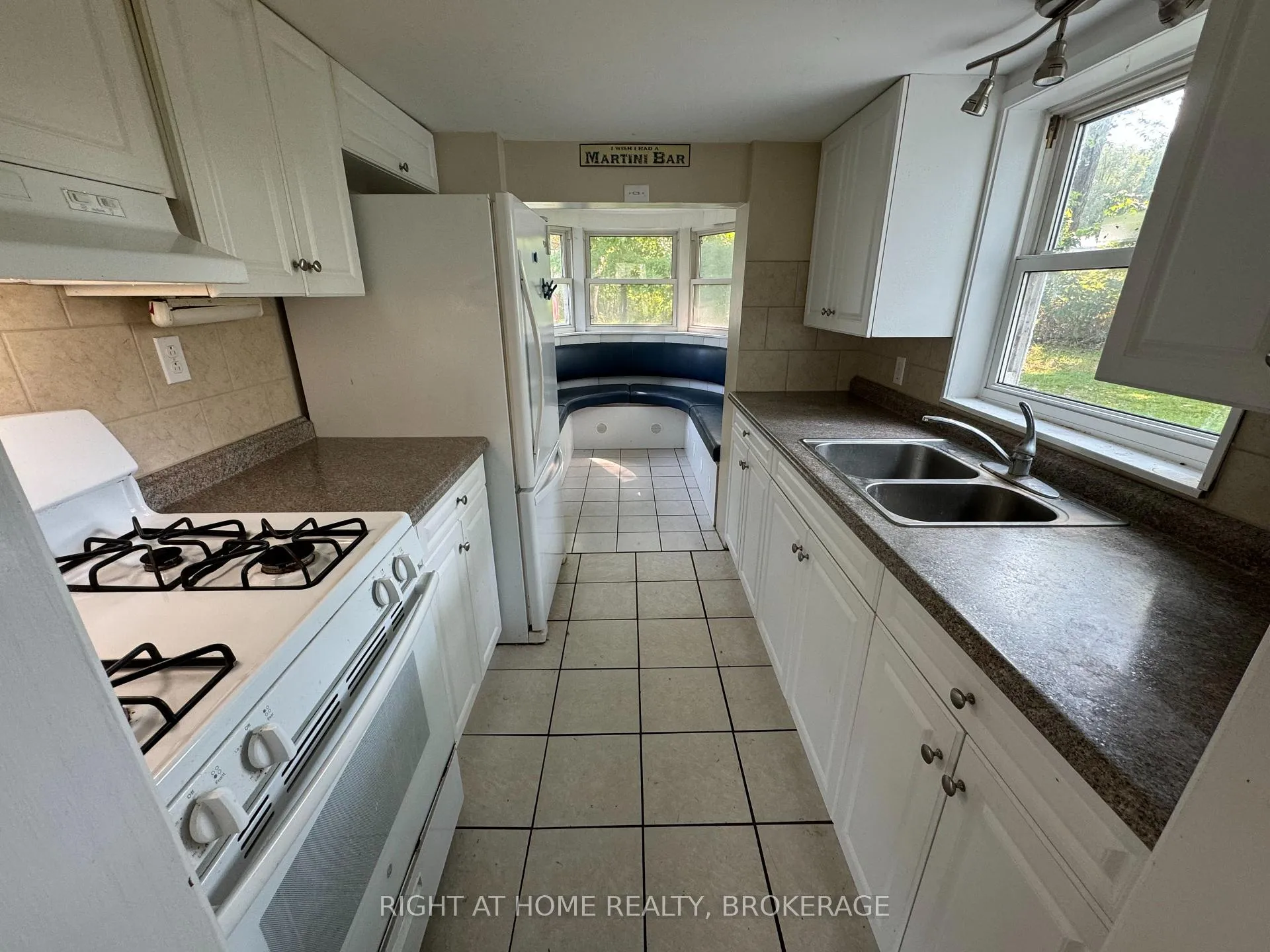 Photo 15 of 706 Highway 6, Hamilton, Rural Flamborough — HOMEH