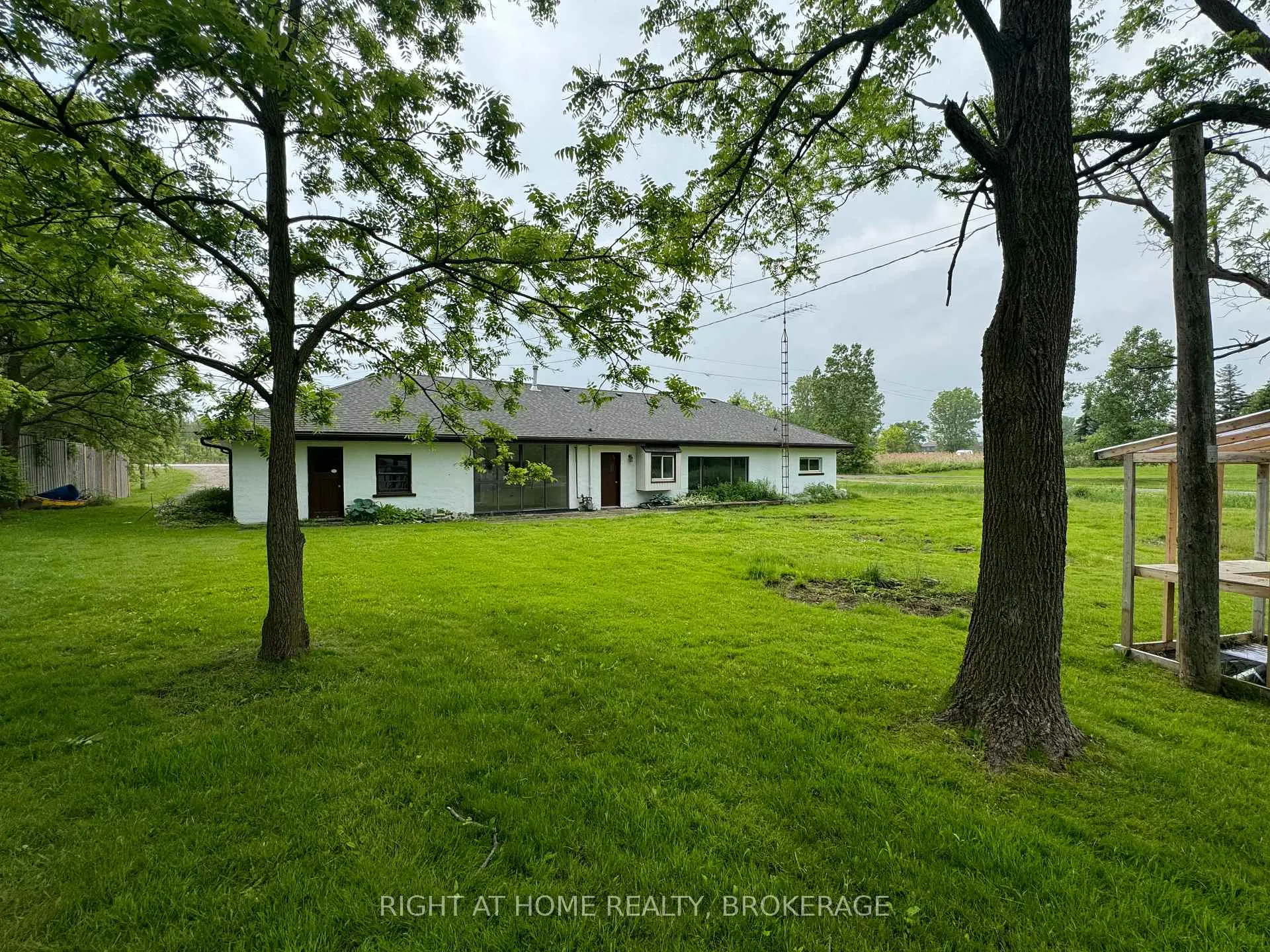 Photo 18 of 706 Highway 6, Hamilton, Rural Flamborough — HOMEH