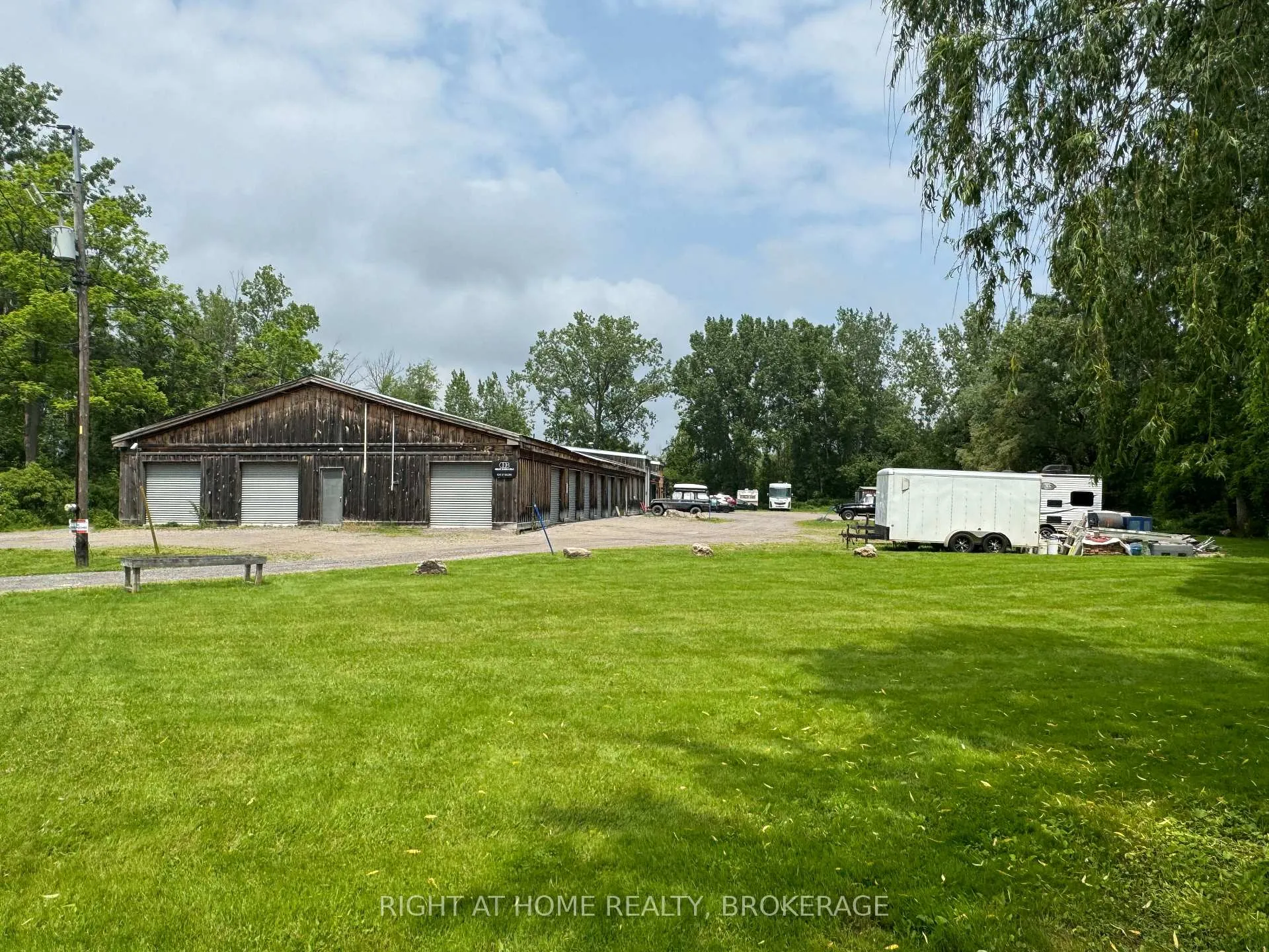 Photo 22 of 706 Highway 6, Hamilton, Rural Flamborough — HOMEH