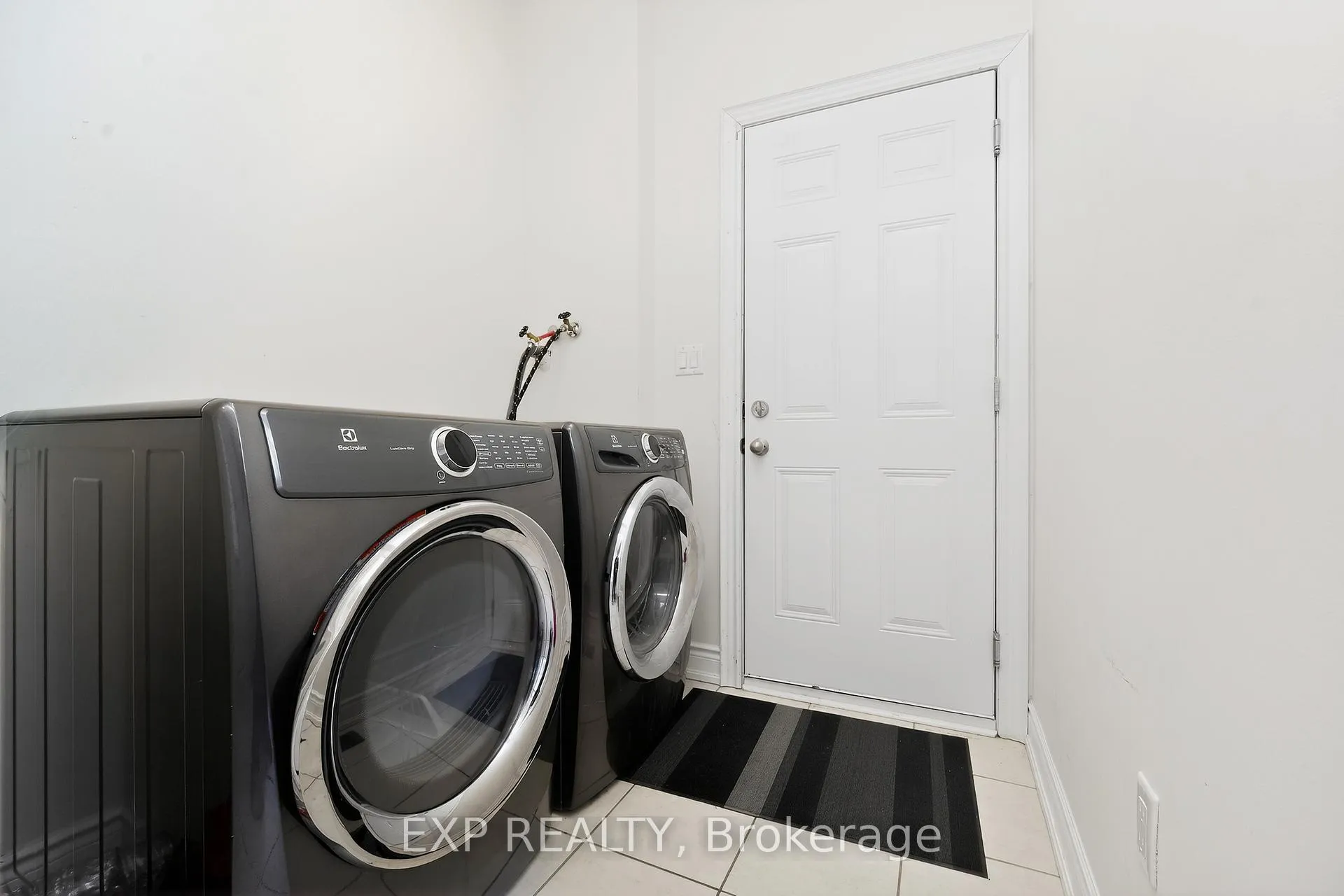 Photo 44 of 62 Ingleside Street, Vaughan, East Woodbridge — HOMEH