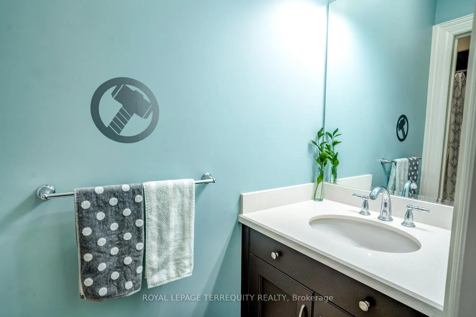Photo 34 of 21 Langdon Drive, King, King City — HOMEH