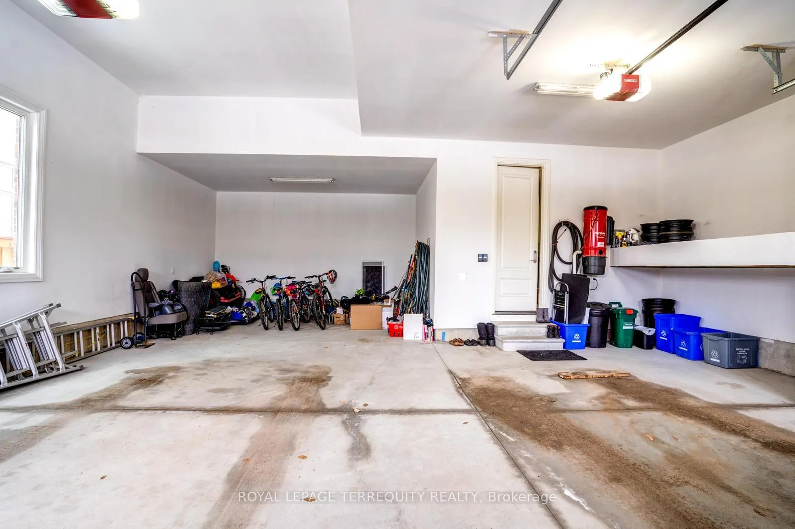 Photo 39 of 21 Langdon Drive, King, King City — HOMEH