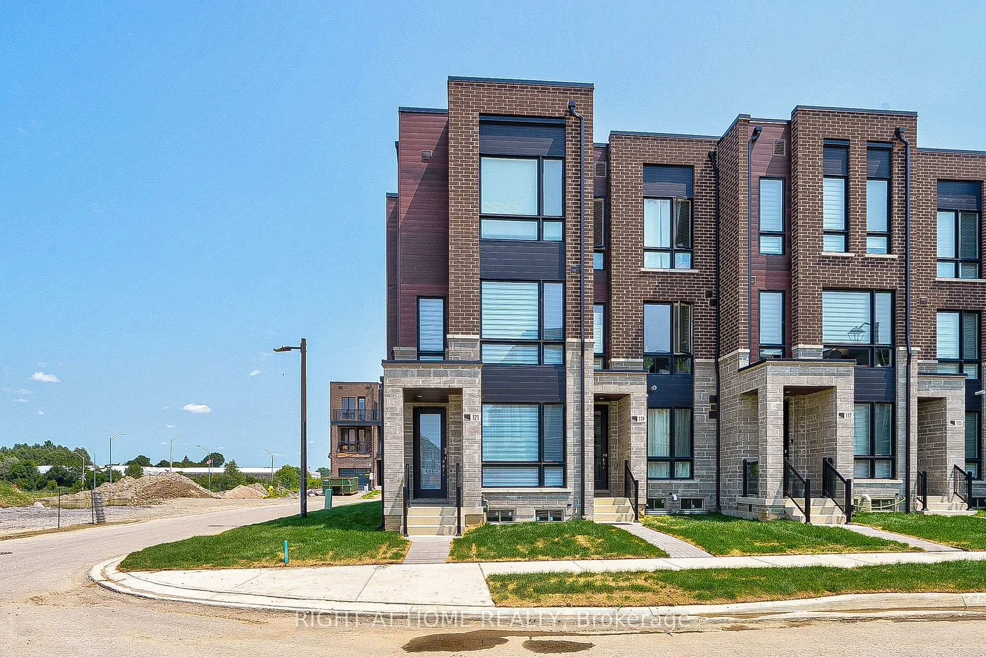 Photo 1 of 121 Stauffer Crescent, Markham, Cornell — HOMEH