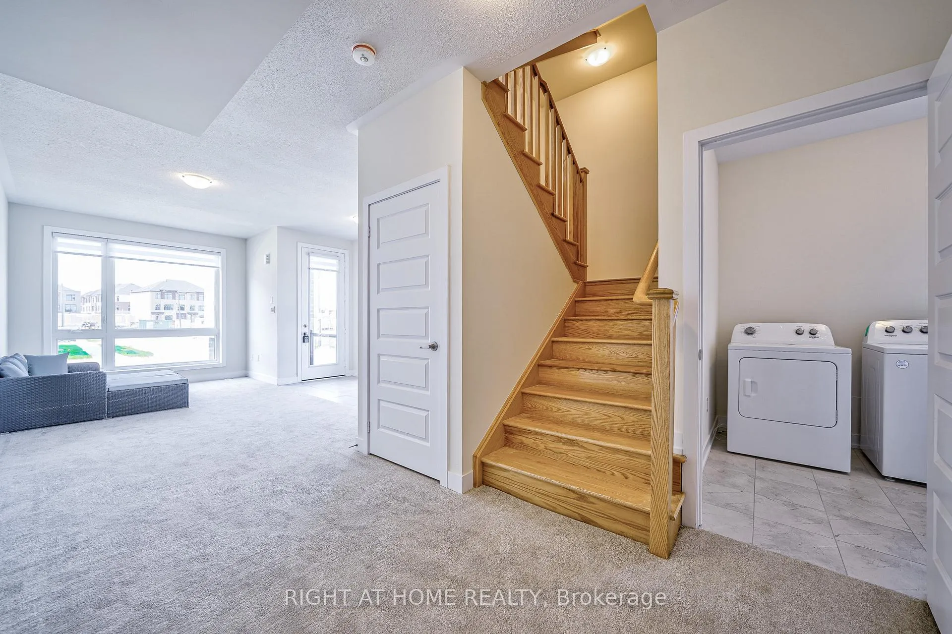 Photo 9 of 121 Stauffer Crescent, Markham, Cornell — HOMEH