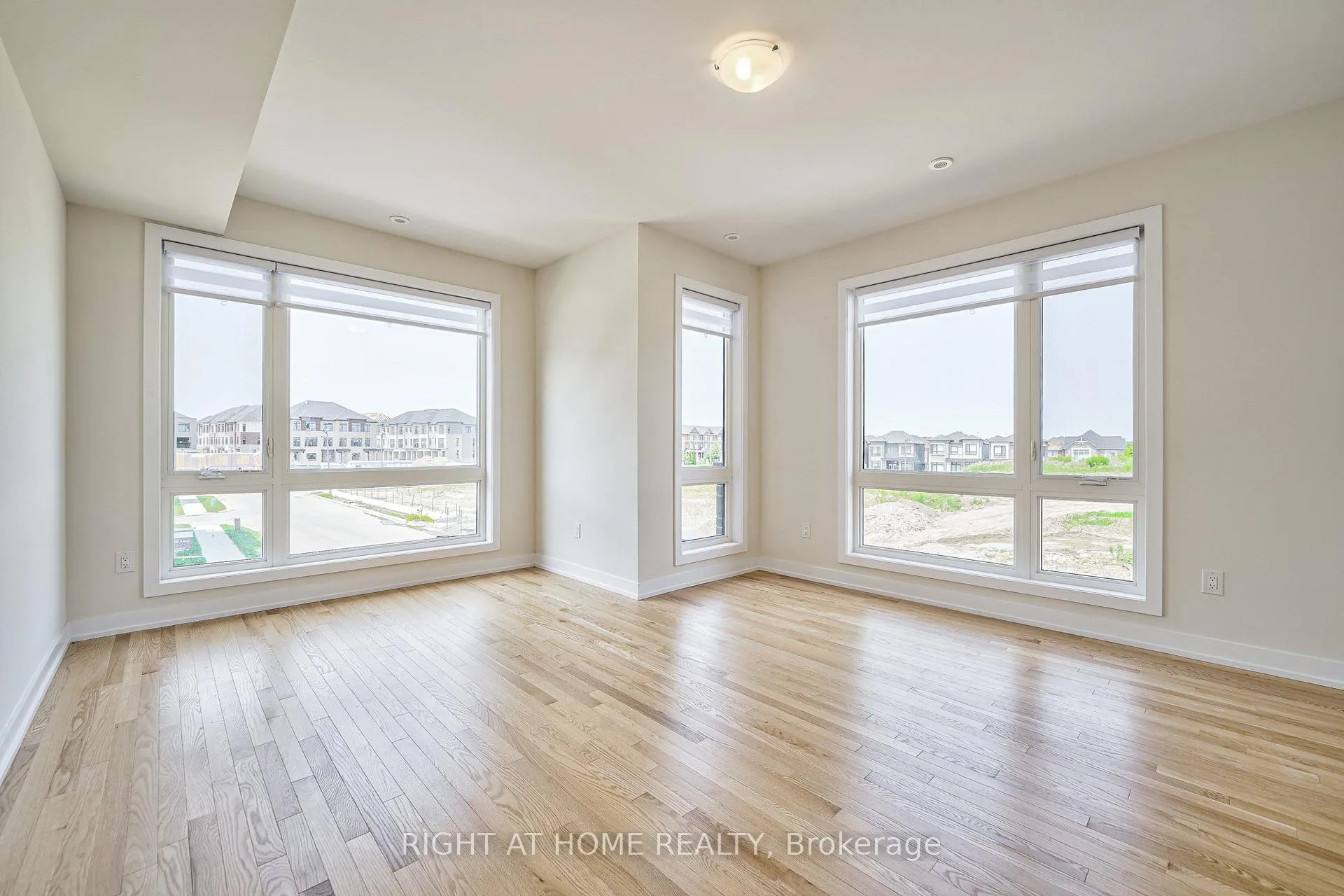 Photo 14 of 121 Stauffer Crescent, Markham, Cornell — HOMEH