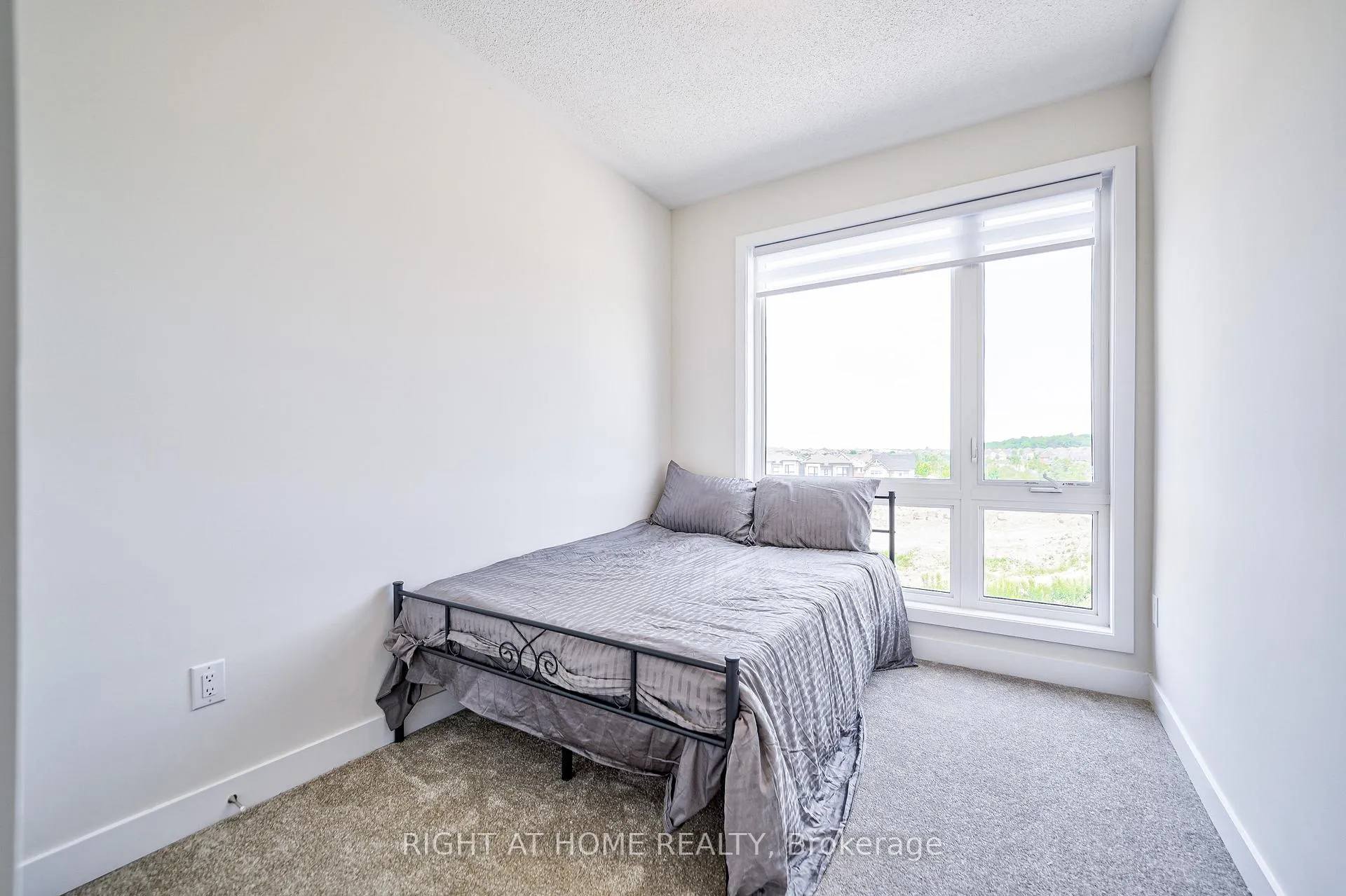 Photo 24 of 121 Stauffer Crescent, Markham, Cornell — HOMEH
