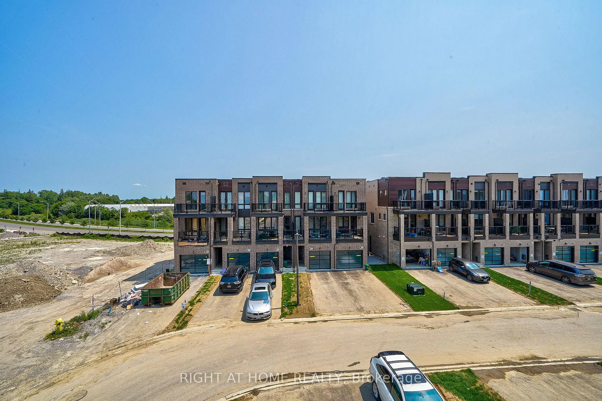 Photo 29 of 121 Stauffer Crescent, Markham, Cornell — HOMEH