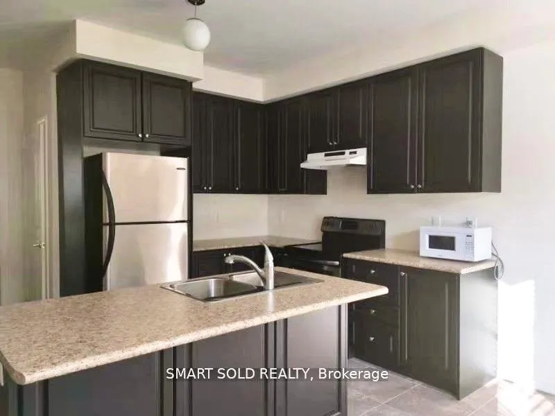 Photo 4 of 129 Christian Ritter Drive, Markham, Berczy — HOMEH