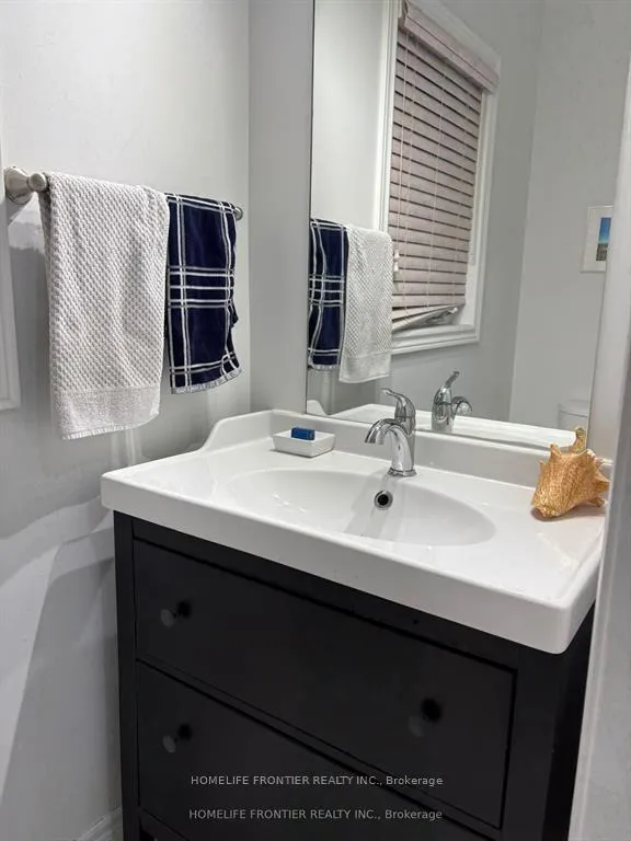 Photo 3 of 106 Casabel Drive W, Vaughan, Vellore Village — HOMEH