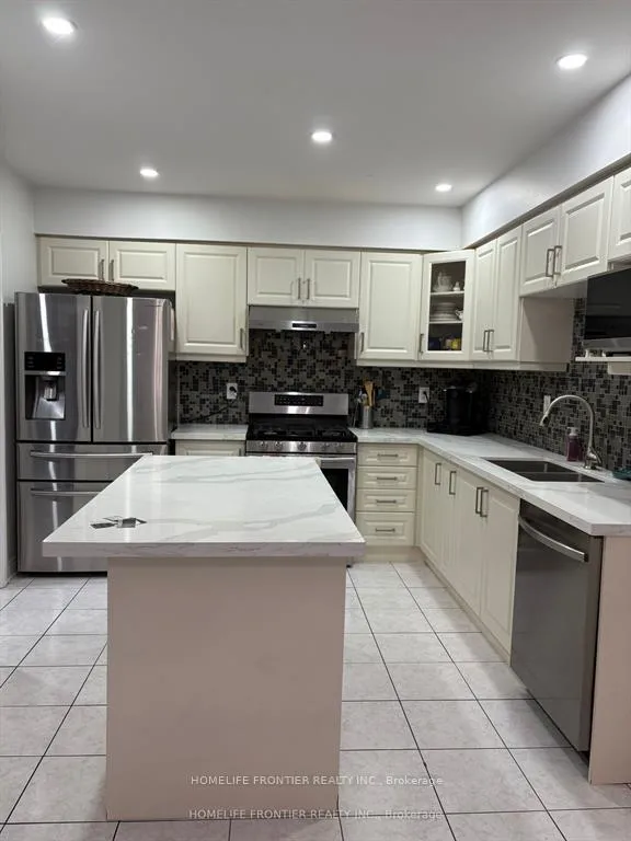 Photo 5 of 106 Casabel Drive W, Vaughan, Vellore Village — HOMEH