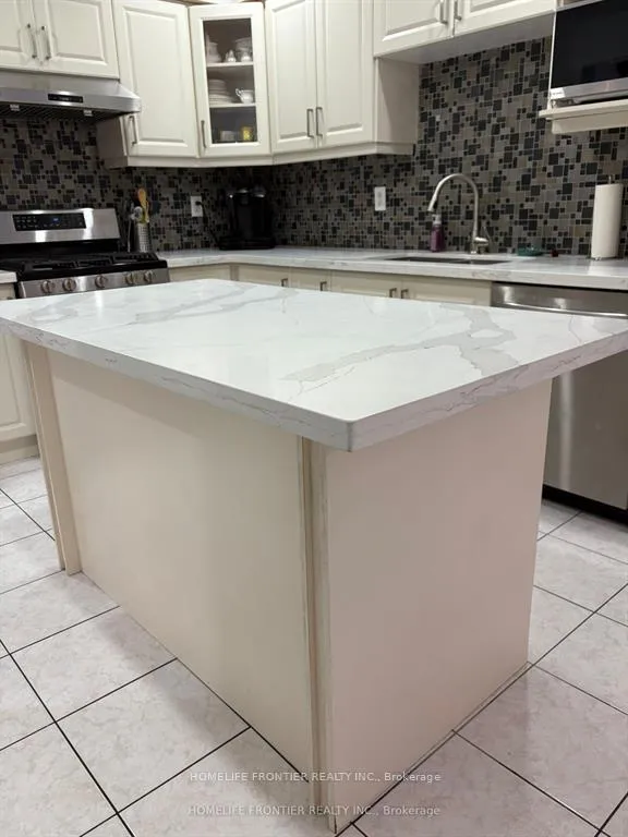 Photo 6 of 106 Casabel Drive W, Vaughan, Vellore Village — HOMEH