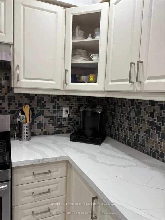 Photo 7 of 106 Casabel Drive W, Vaughan, Vellore Village — HOMEH