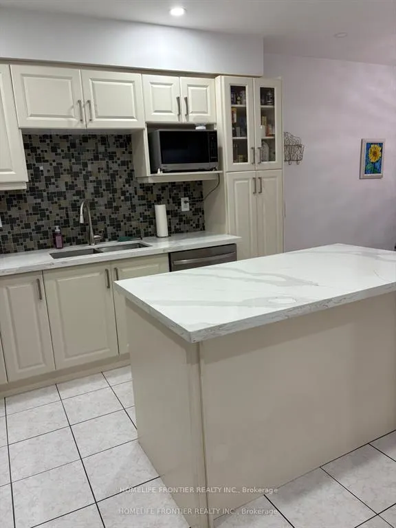 Photo 11 of 106 Casabel Drive W, Vaughan, Vellore Village — HOMEH