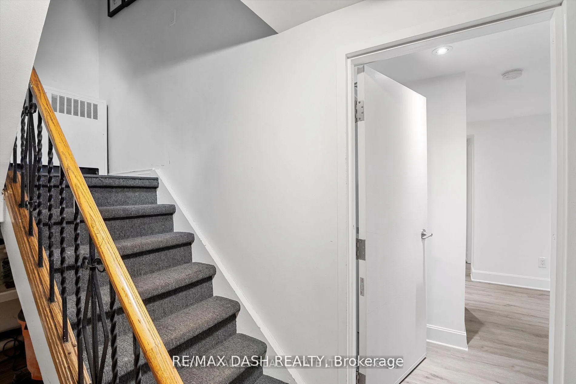 Photo 4 of Unit 1, 263 Boston Avenue, Toronto, South Riverdale — HOMEH
