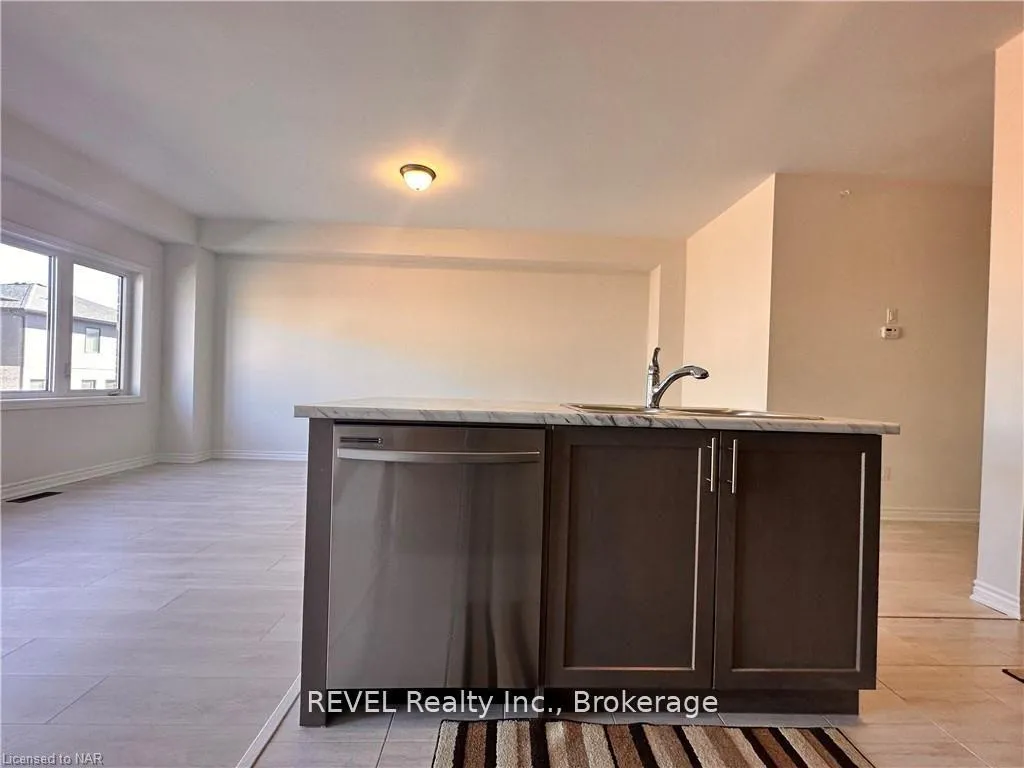 Photo 9 of 29 sapphire Way, Thorold, Rolling Meadows — HOMEH