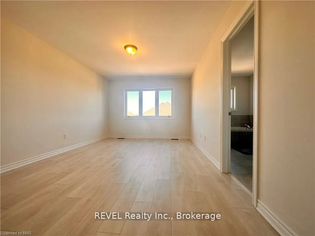 Photo 10 of 29 sapphire Way, Thorold, Rolling Meadows — HOMEH