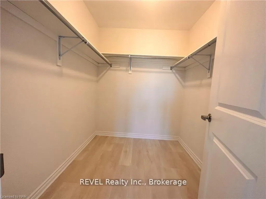Photo 11 of 29 sapphire Way, Thorold, Rolling Meadows — HOMEH