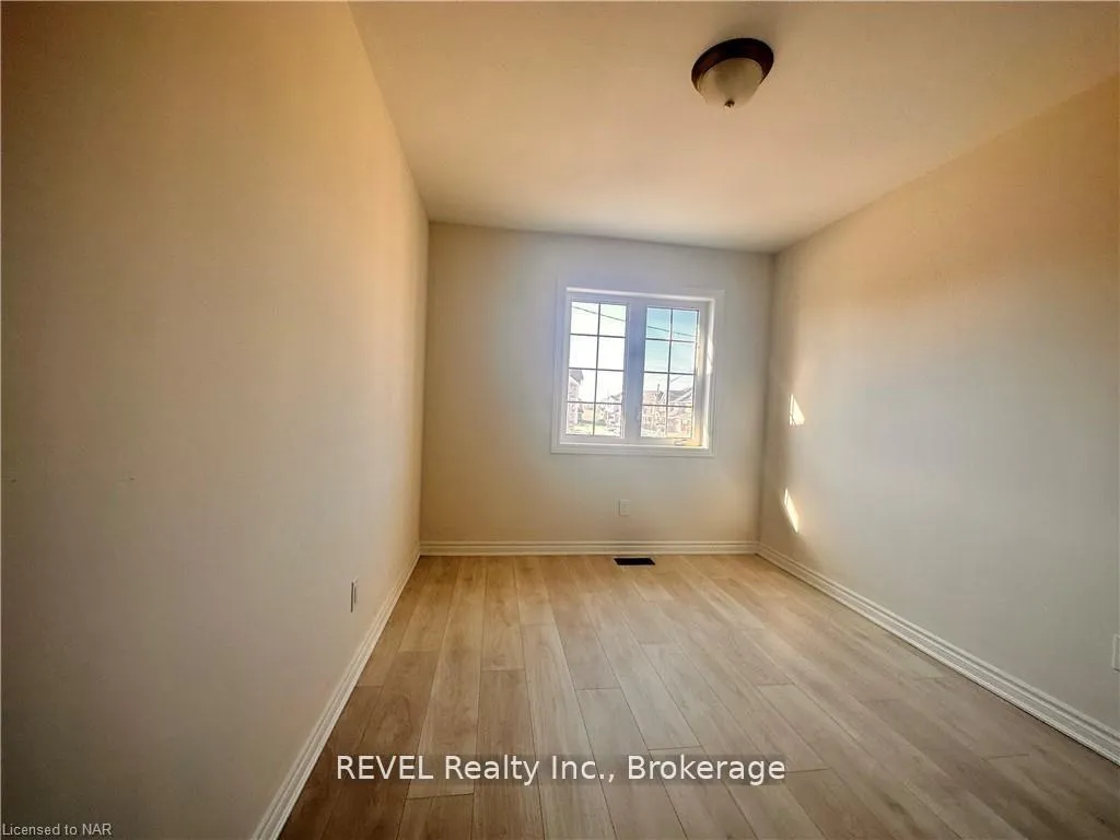 Photo 17 of 29 sapphire Way, Thorold, Rolling Meadows — HOMEH