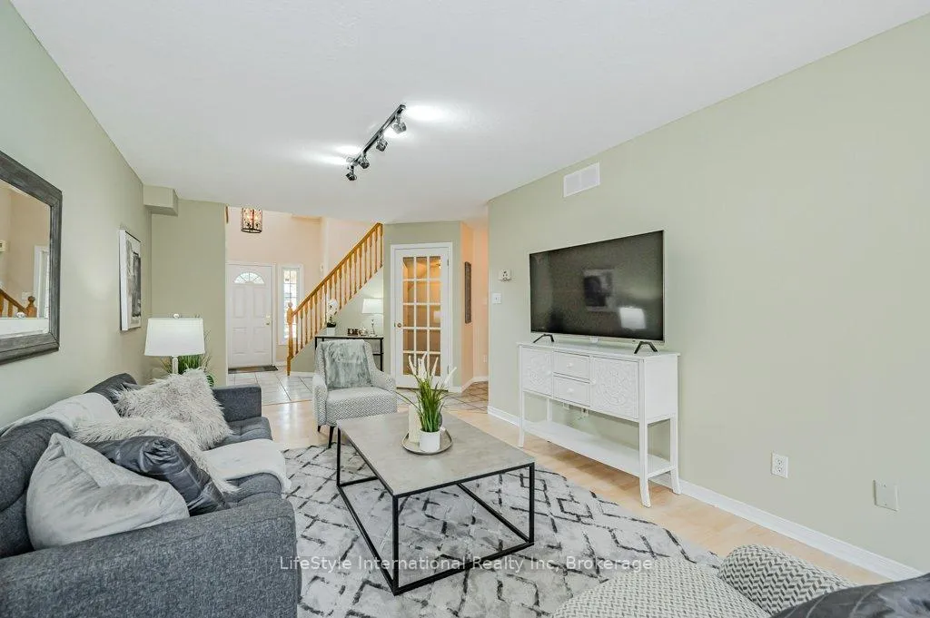 Photo 7 of 5 Camm Crescent, Guelph, Pineridge/Westminster Woods — HOMEH