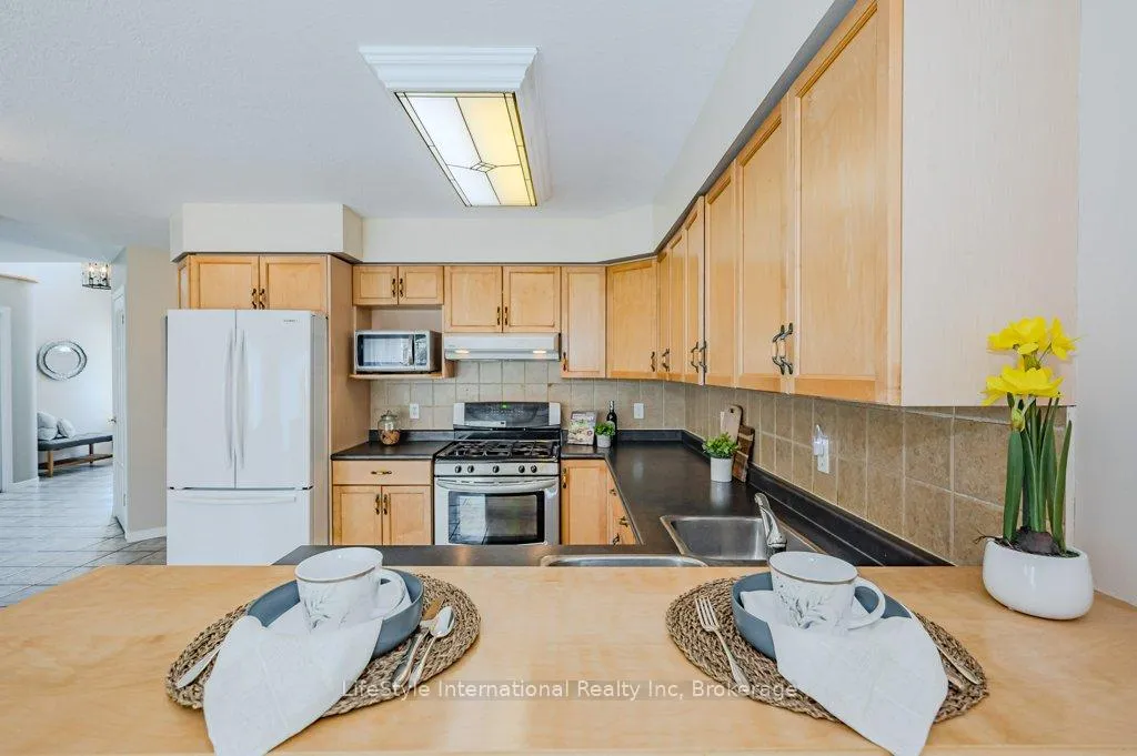Photo 12 of 5 Camm Crescent, Guelph, Pineridge/Westminster Woods — HOMEH