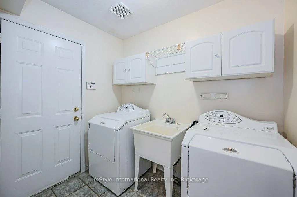 Photo 14 of 5 Camm Crescent, Guelph, Pineridge/Westminster Woods — HOMEH