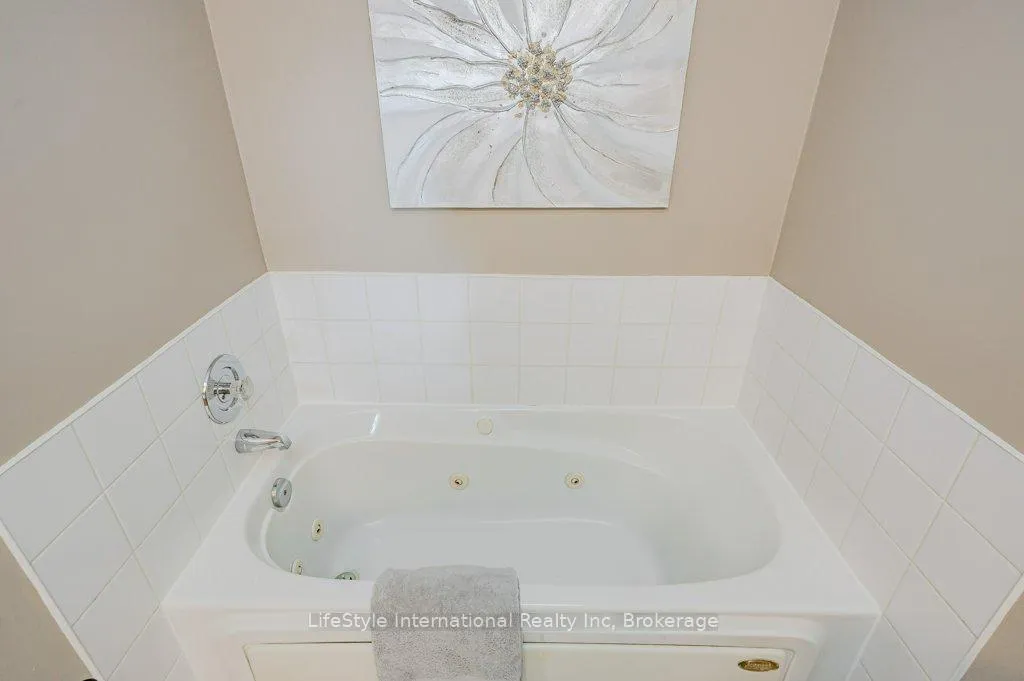 Photo 21 of 5 Camm Crescent, Guelph, Pineridge/Westminster Woods — HOMEH