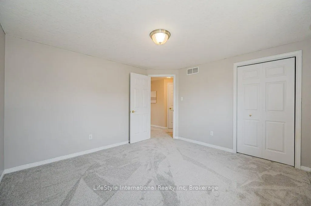 Photo 23 of 5 Camm Crescent, Guelph, Pineridge/Westminster Woods — HOMEH
