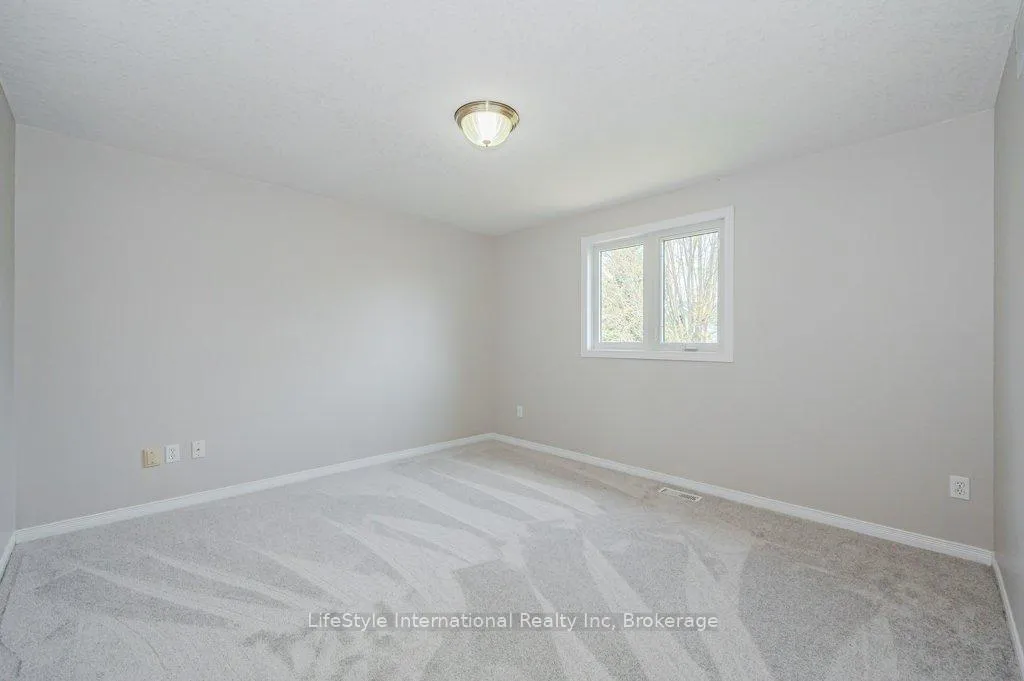 Photo 24 of 5 Camm Crescent, Guelph, Pineridge/Westminster Woods — HOMEH