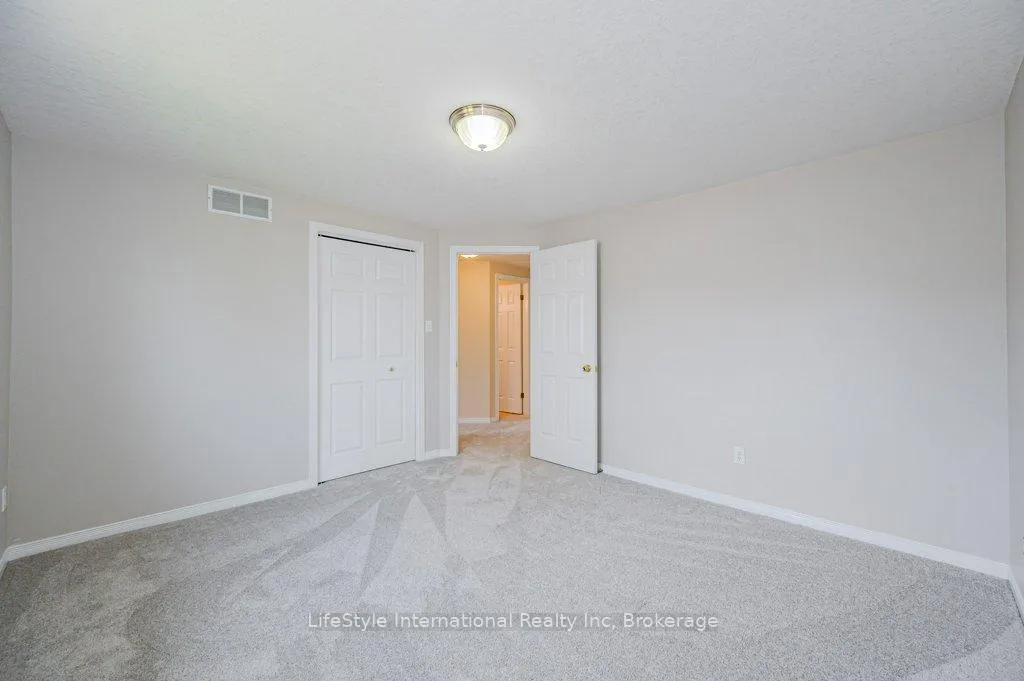 Photo 25 of 5 Camm Crescent, Guelph, Pineridge/Westminster Woods — HOMEH