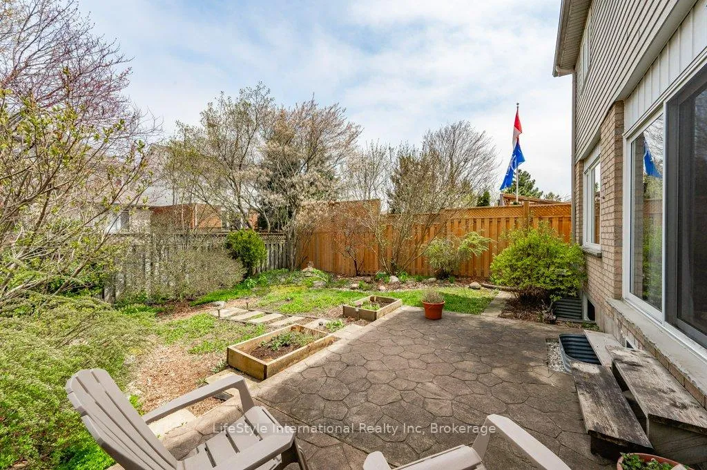 Photo 27 of 5 Camm Crescent, Guelph, Pineridge/Westminster Woods — HOMEH
