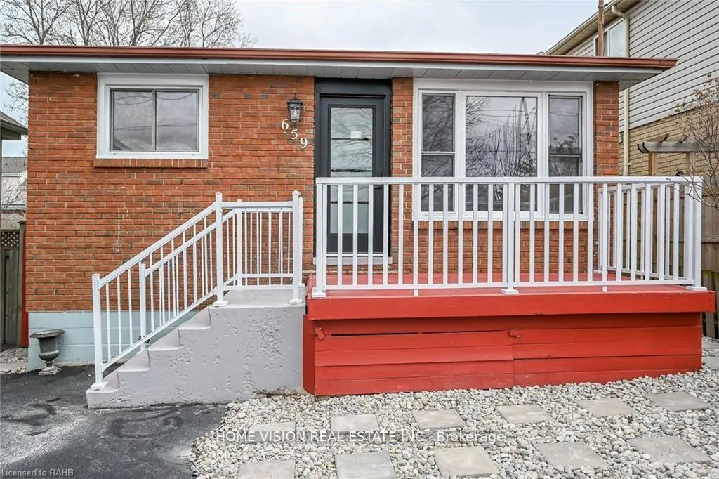 Photo 2 of 659 Upper Wellington Street S, Hamilton, Burkholme — HOMEH