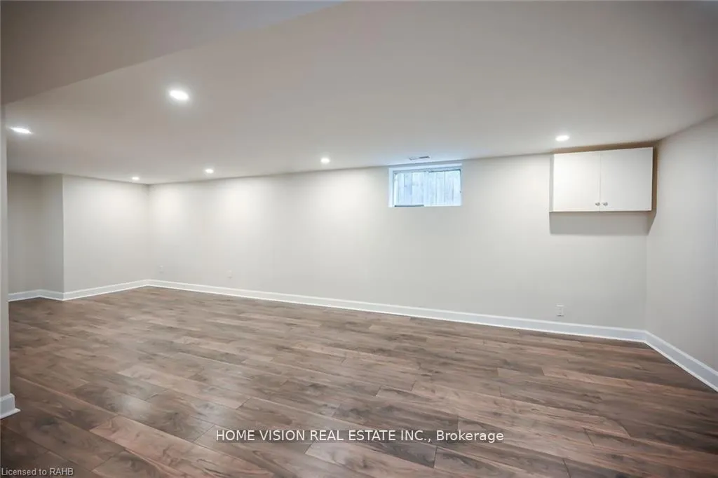 Photo 11 of 659 Upper Wellington Street S, Hamilton, Burkholme — HOMEH