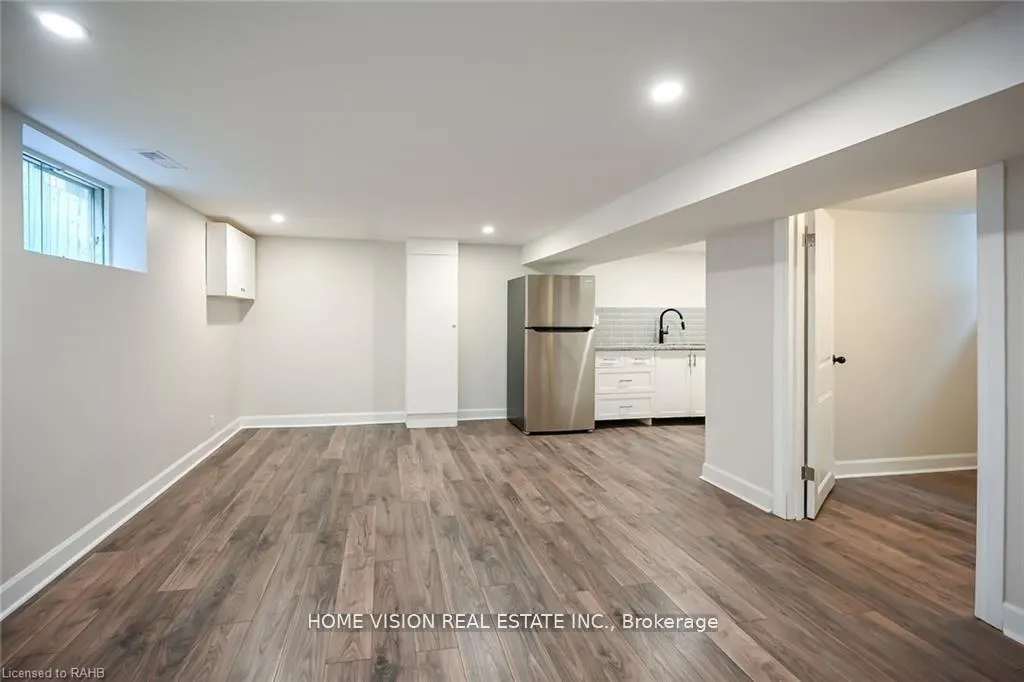 Photo 12 of 659 Upper Wellington Street S, Hamilton, Burkholme — HOMEH