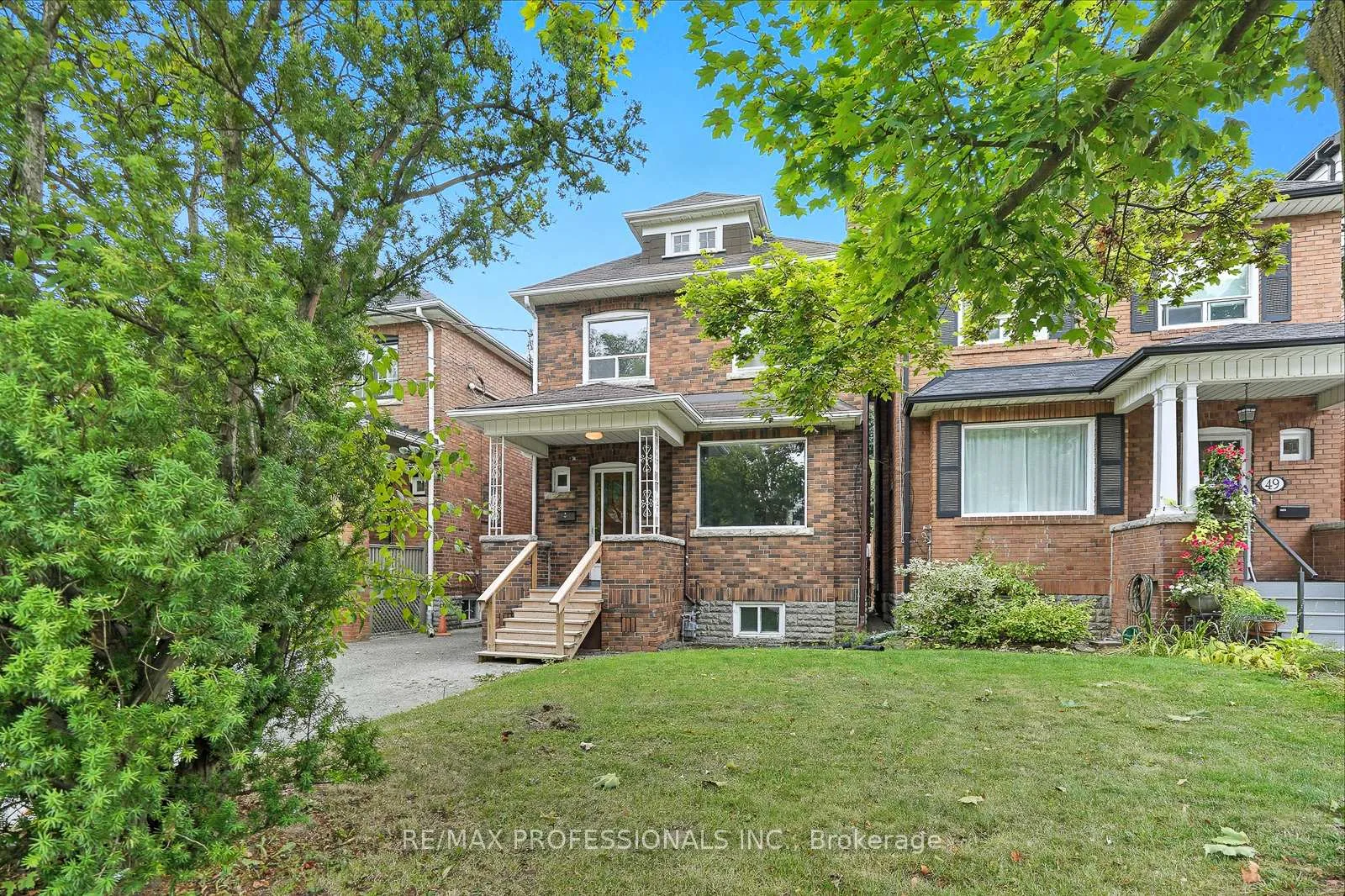 Photo 2 of 45 St Germain Avenue, Toronto, Lawrence Park North — HOMEH