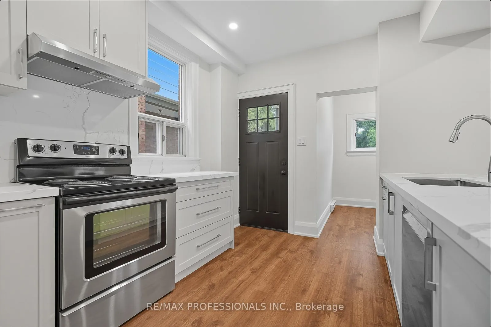 Photo 10 of 45 St Germain Avenue, Toronto, Lawrence Park North — HOMEH