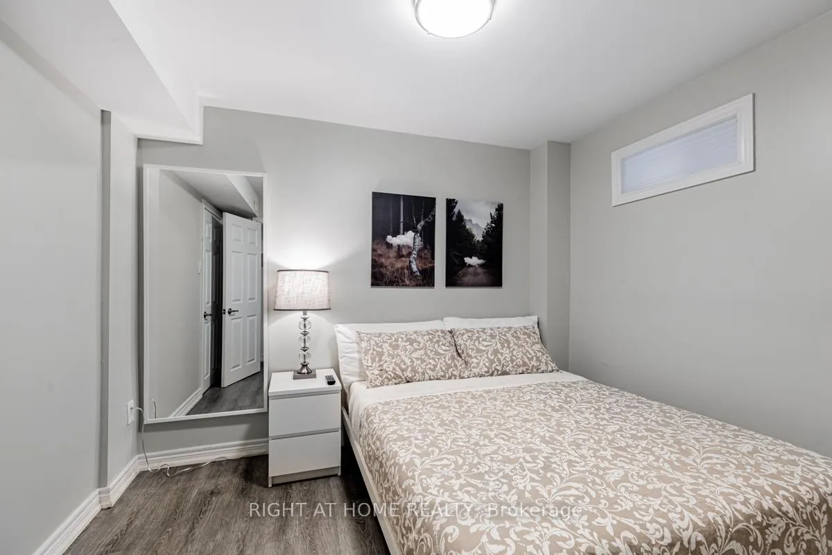 Photo 18 of 213 Kayla Crescent, Vaughan, Maple — HOMEH