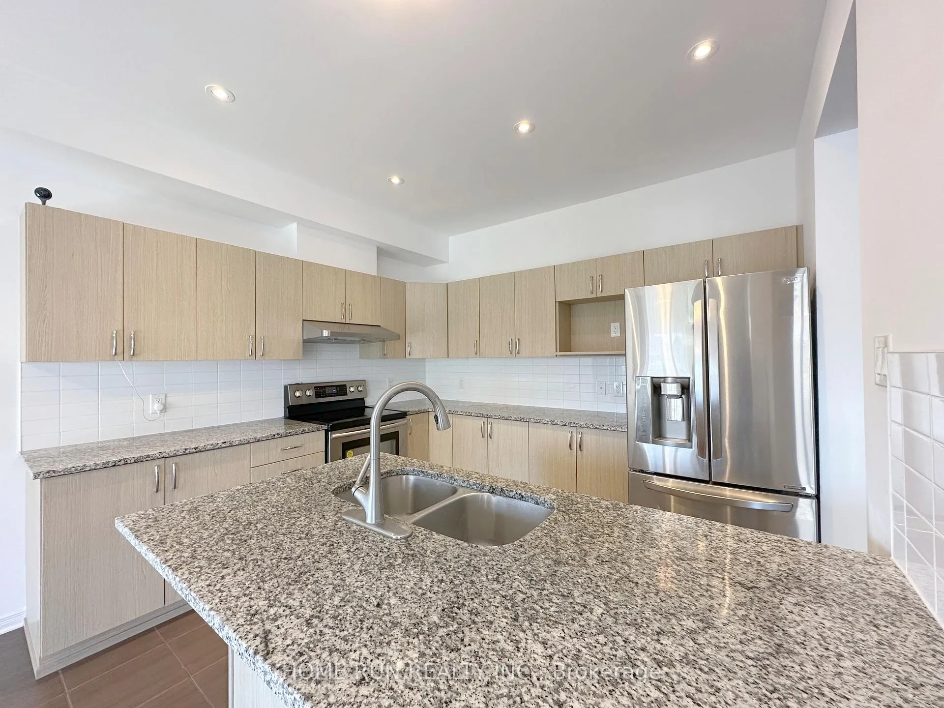 Photo 12 of 193 Balikun Heights, Ottawa, Kanata - Emerald Meadows/Trailwest — HOMEH